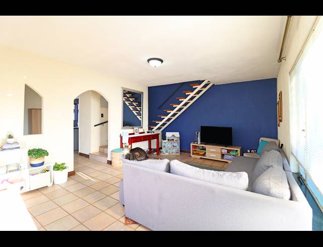 3 BEDROOM TOWNHOUSE FOR SALE IN FAIRLAND